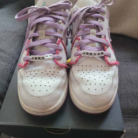 Air Jordan 1 Low SE - Picture 4 of 4